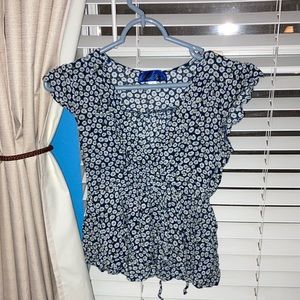 Floral daisy blouse low V-neck